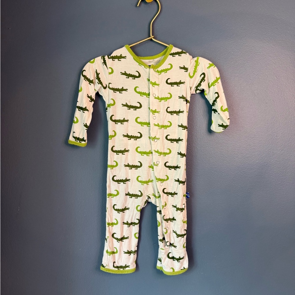 Kickee‎ Pants Green and White Alligator Print romper